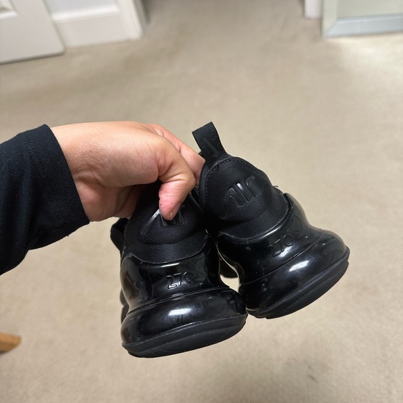 Nike Black Air Max 270 Sneakers - Picture 4 of 6